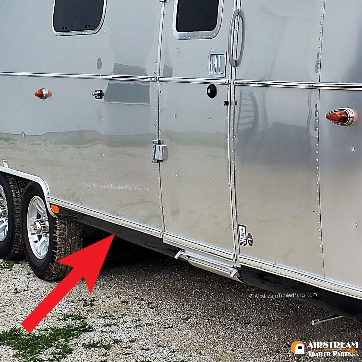 https://airstreamtrailerparts.com/wp-content/uploads/Airstream-1-underbelly-black-aluminum-30in-wide-116167-02.jpg